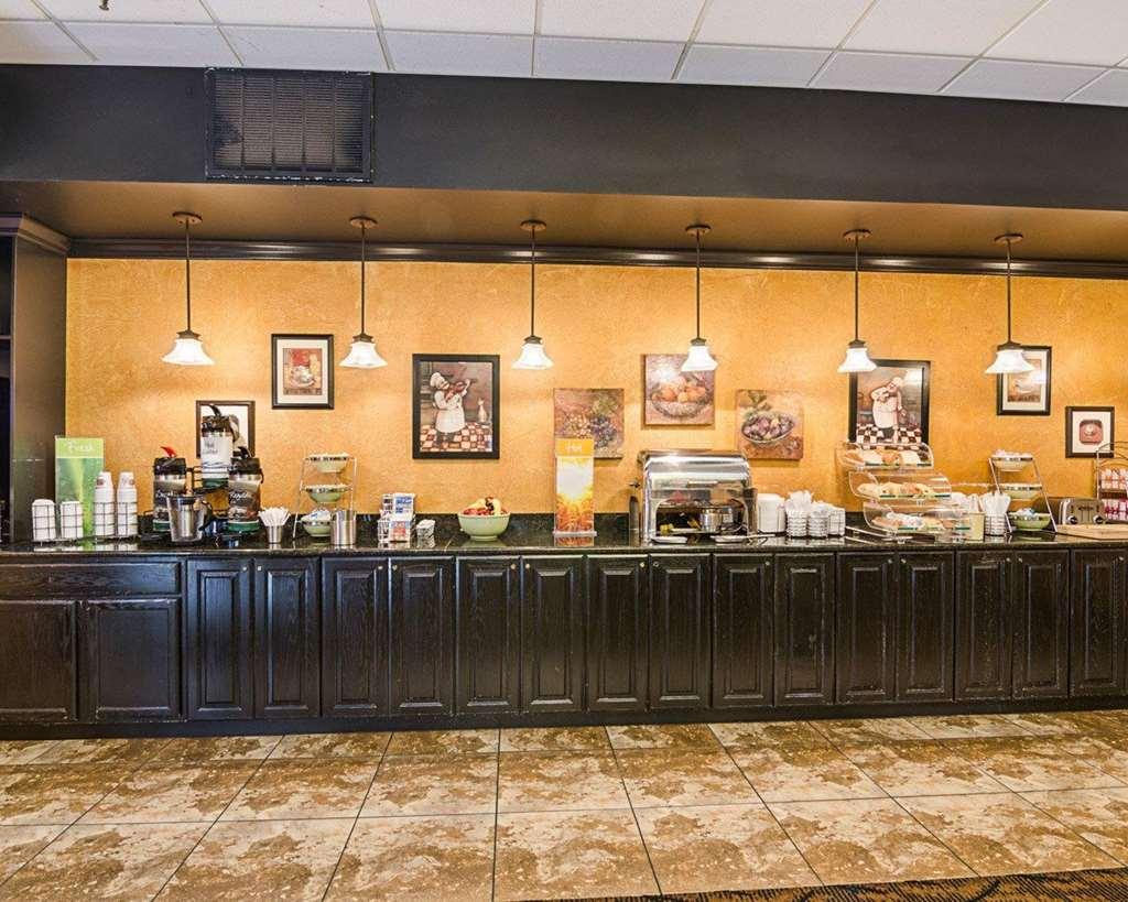 Quality Inn Lewisburg Restoran gambar