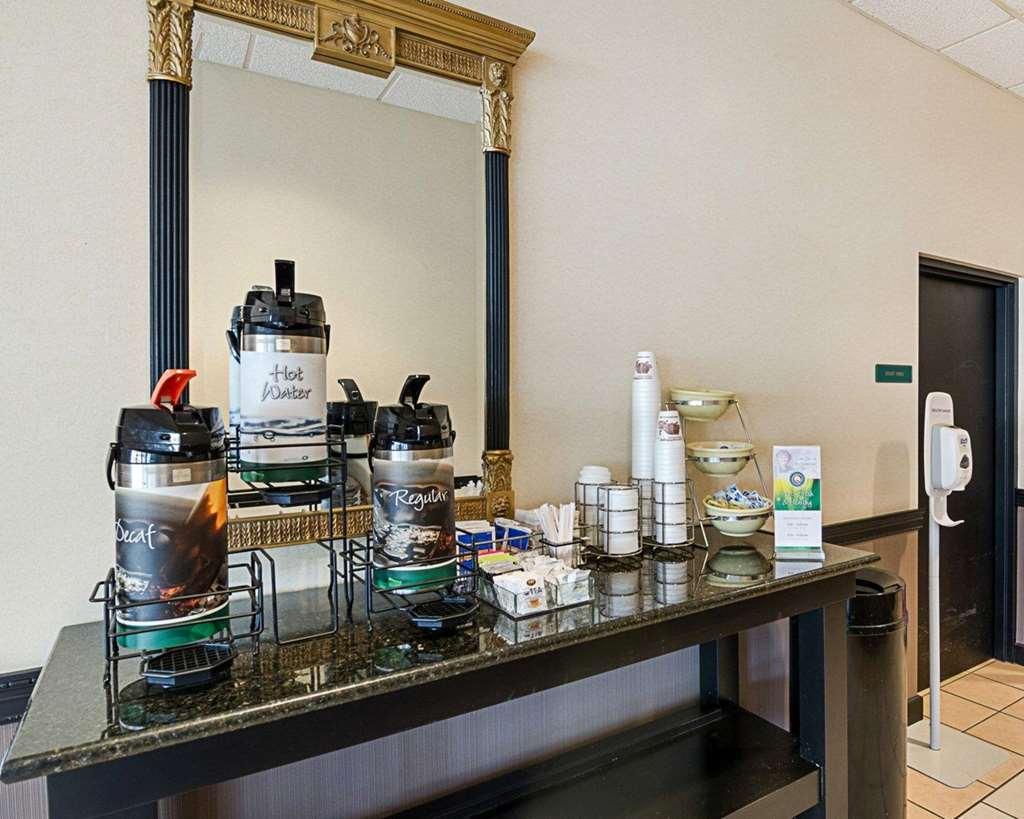 Quality Inn Lewisburg Restoran gambar